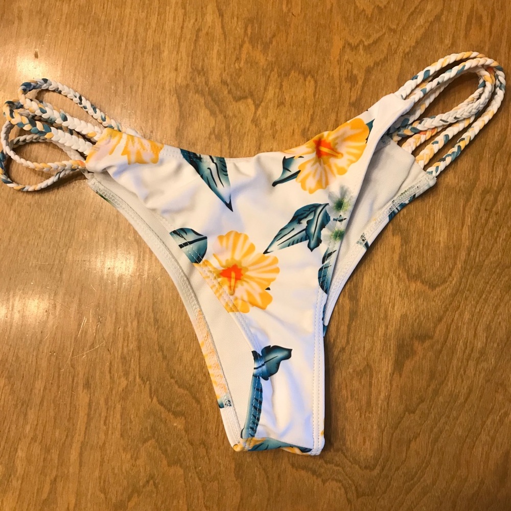 Small bikini bottom